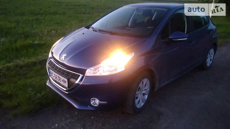 Хетчбек Peugeot 208 2013 в Львові фото 12 Хетчбек Peugeot 208 2013 в Львові