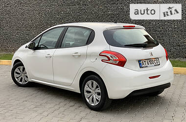 Хэтчбек Peugeot 208 2013 в Ивано-Франковске