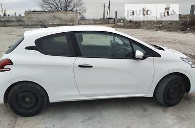 Хэтчбек Peugeot 208 2016 в Днепре