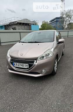 Хэтчбек Peugeot 208 2013 в Киеве