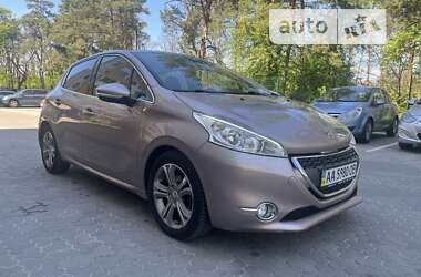 Хэтчбек Peugeot 208 2013 в Киеве