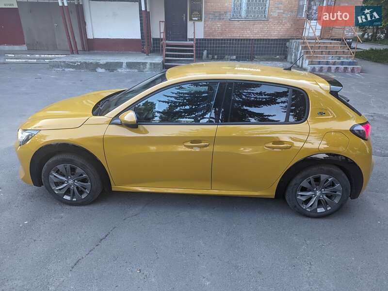 Хэтчбек Peugeot 208 2020 в Киеве