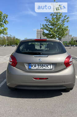 Хэтчбек Peugeot 208 2012 в Киеве