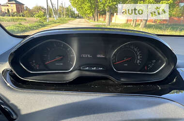 Хэтчбек Peugeot 208 2013 в 