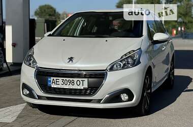 Хэтчбек Peugeot 208 2016 в Днепре