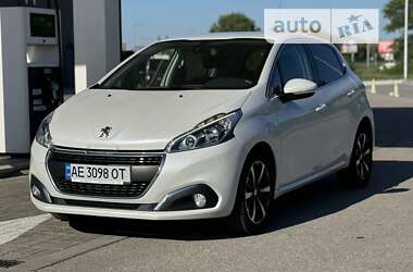 Хэтчбек Peugeot 208 2016 в Днепре