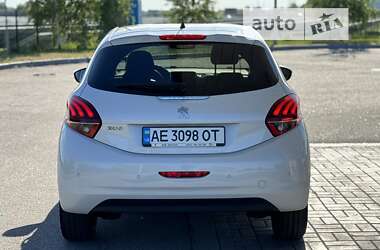 Хэтчбек Peugeot 208 2016 в Днепре