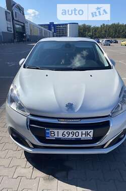 Хетчбек Peugeot 208 2016 в Києві