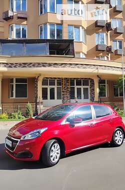 Хэтчбек Peugeot 208 2015 в 