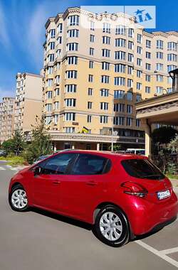 Хэтчбек Peugeot 208 2015 в 