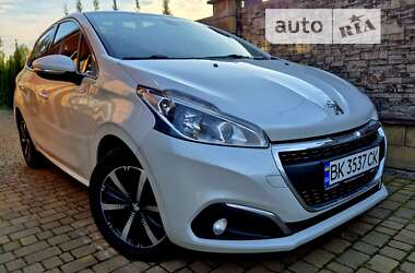 Peugeot 208 2016