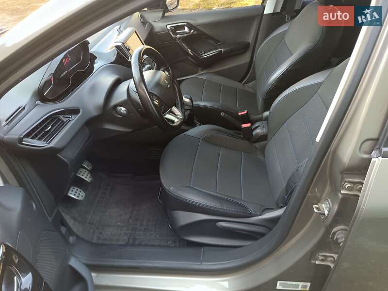 Хетчбек Peugeot 208 2013 в Кам'янському