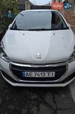 Хетчбек Peugeot 208 2015 в Слов'янську