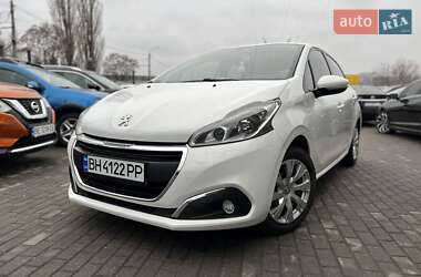 Хетчбек Peugeot 208 2016 в Миколаєві