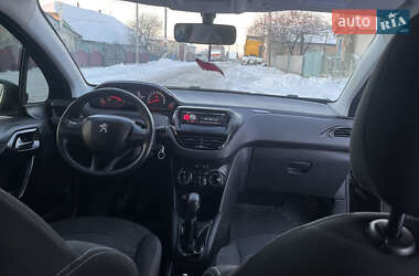 Хэтчбек Peugeot 208 2013 в Теофиполе