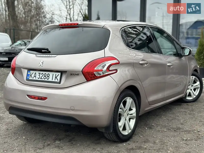 Peugeot 208