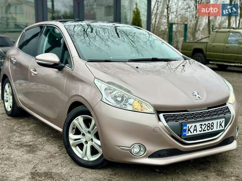 Хетчбек Peugeot 208 2013 в Києві