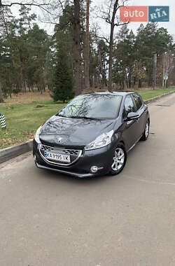 Хетчбек Peugeot 208 2013 в Києві