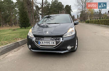 Хетчбек Peugeot 208 2013 в Києві