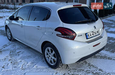 Хетчбек Peugeot 208 2017 в Чернівцях