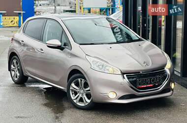 Peugeot 208 2014