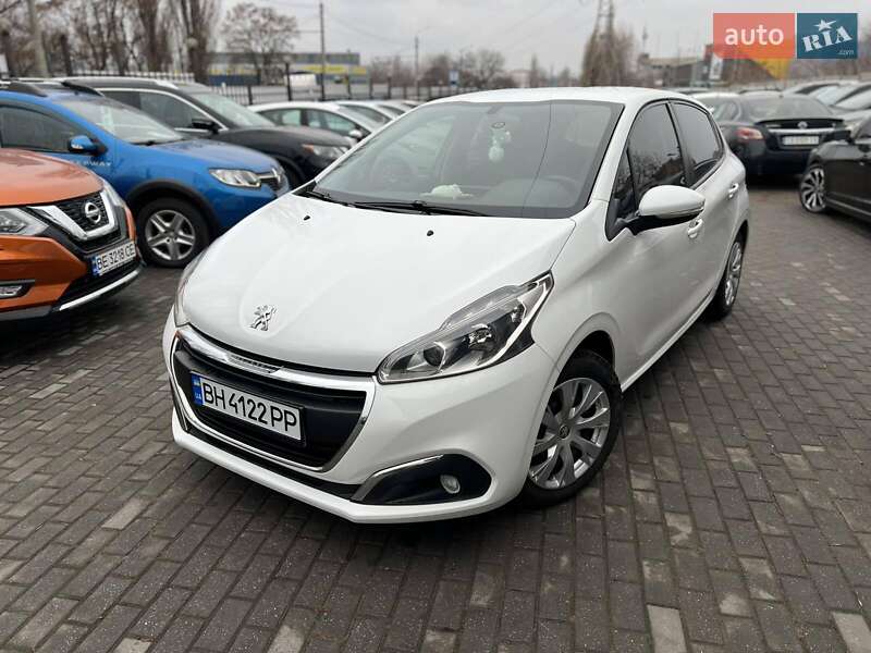 Хетчбек Peugeot 208 2016 в Миколаєві