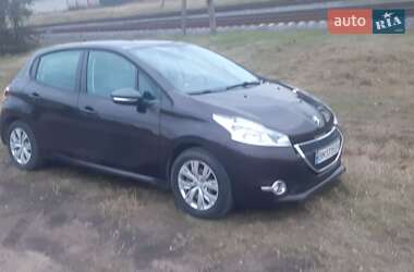 Хэтчбек Peugeot 208 2012 в 