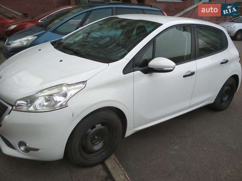 Peugeot 208 2013