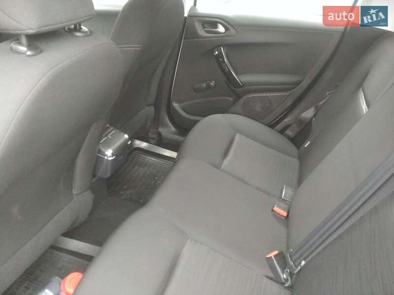 Хетчбек Peugeot 208 2013 в Києві