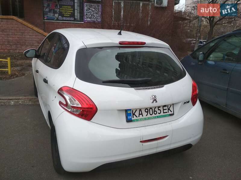 Хетчбек Peugeot 208 2013 в Києві