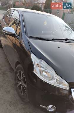Хэтчбек Peugeot 208 2013 в 
