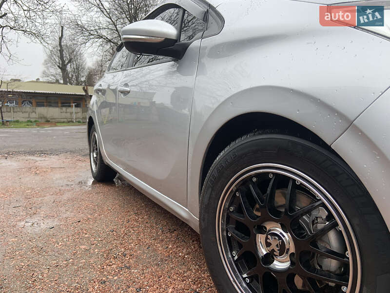 Хэтчбек Peugeot 208 2013 в Овруче