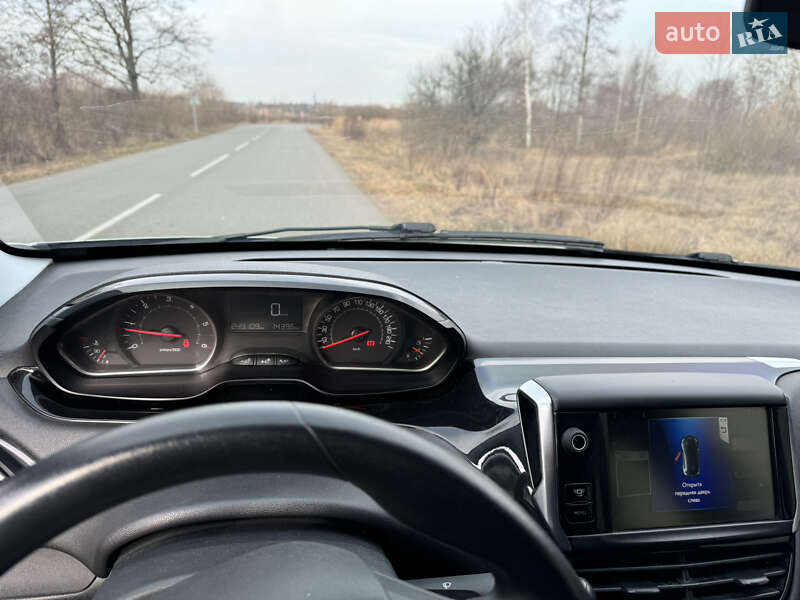 Хэтчбек Peugeot 208 2013 в Овруче