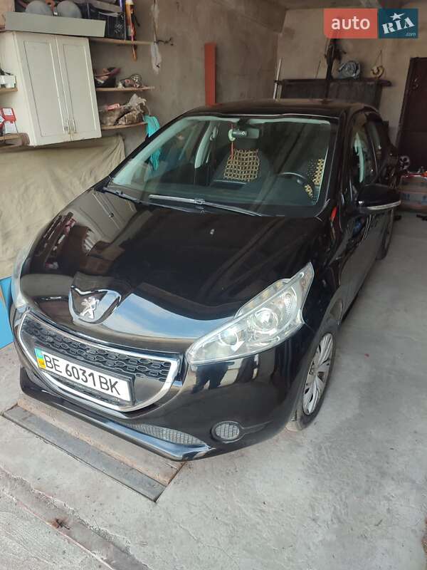 Хетчбек Peugeot 208 2014 в Миколаєві