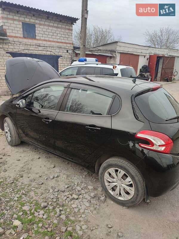 Хетчбек Peugeot 208 2014 в Миколаєві