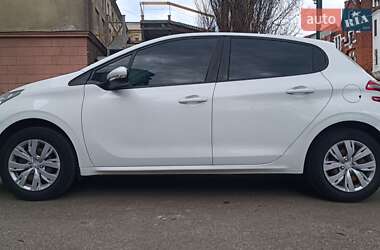 Хэтчбек Peugeot 208 2013 в 