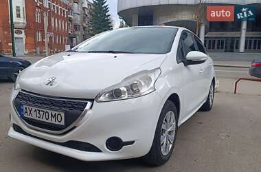 Хэтчбек Peugeot 208 2013 в 