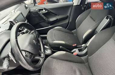 Хэтчбек Peugeot 208 2016 в 