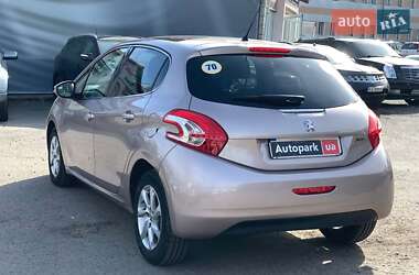 Хетчбек Peugeot 208 2013 в 