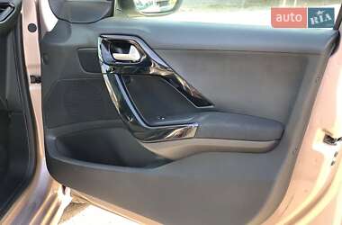 Хетчбек Peugeot 208 2013 в 