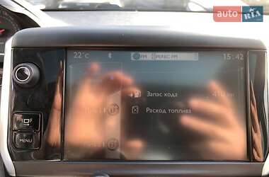 Хетчбек Peugeot 208 2013 в 