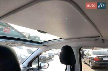 Хетчбек Peugeot 208 2013 в 