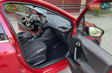Хэтчбек Peugeot 208 2013 в 