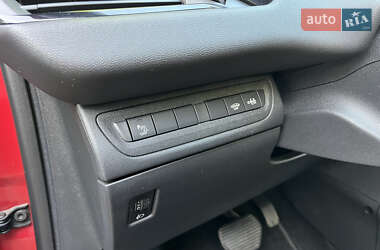 Хэтчбек Peugeot 208 2013 в 