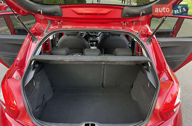 Хэтчбек Peugeot 208 2013 в 