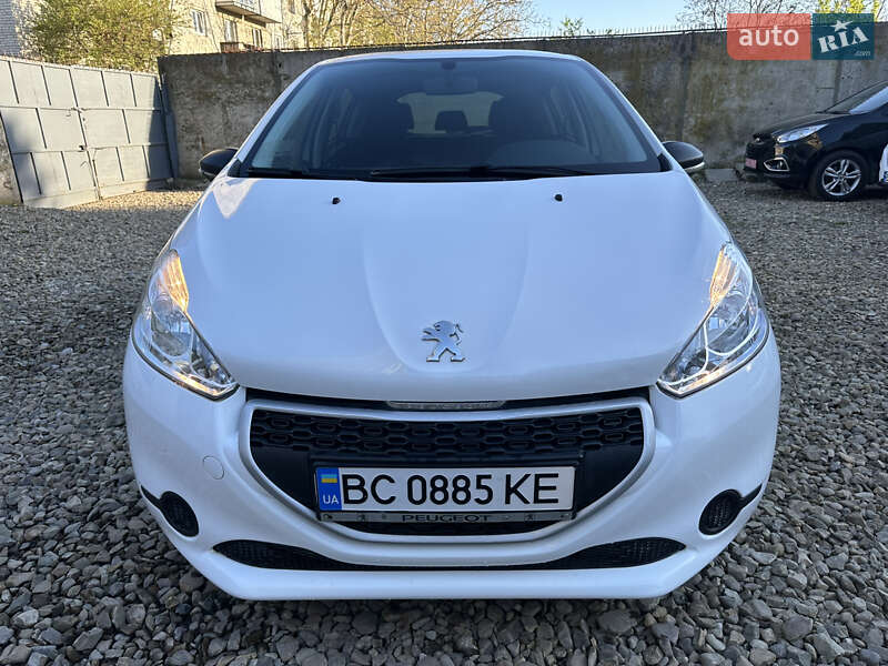 Хетчбек Peugeot 208 2012 в Стрию