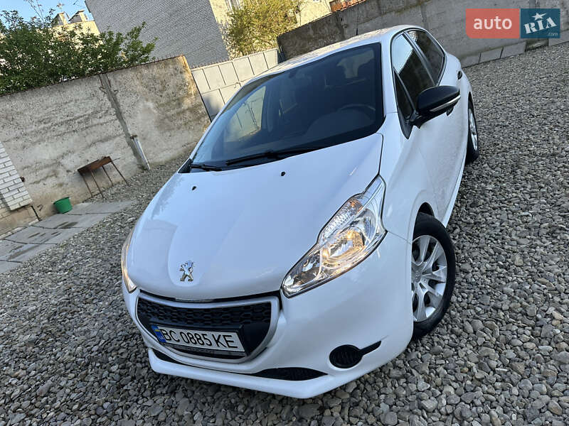 Хетчбек Peugeot 208 2012 в Стрию
