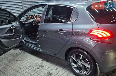 Хетчбек Peugeot 208 2017 в 