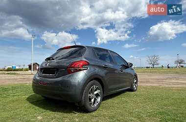 Хетчбек Peugeot 208 2017 в 