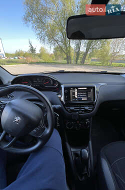 Хэтчбек Peugeot 208 2013 в 